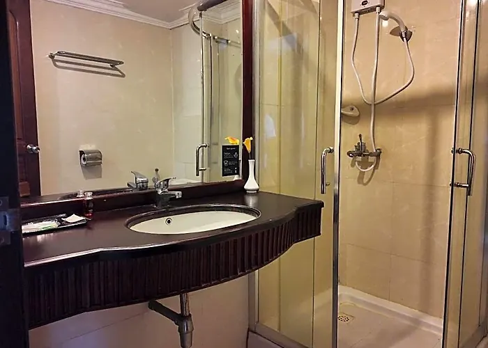 Champey Hotel 3*